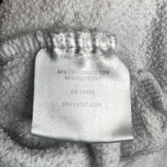 VINTAGE Harvard University Veritas Sheild Crimson Graphic Logo Sweatshirt Size L - Picture 9 of 12